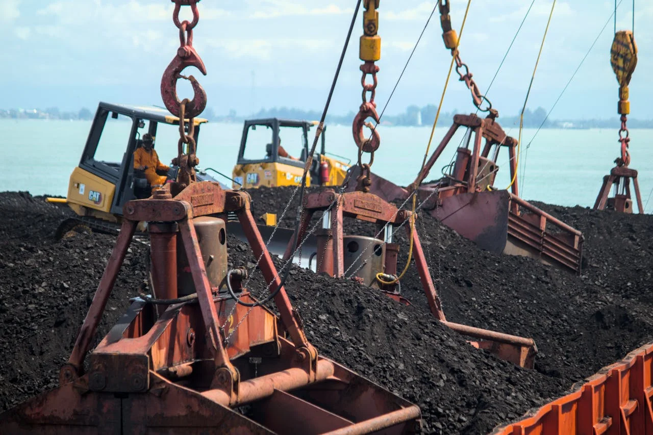 Excavator Sales Beat Expectations at Home and Abroad as Construction Machinery Enters a Strong “Golden September”