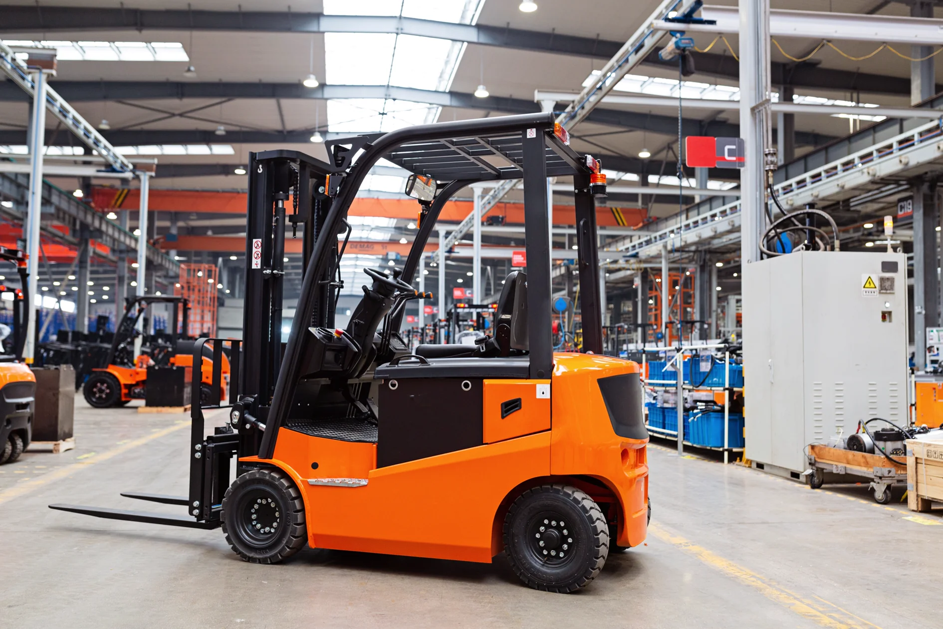 Forklifts & Industrial Handling Vehicles
